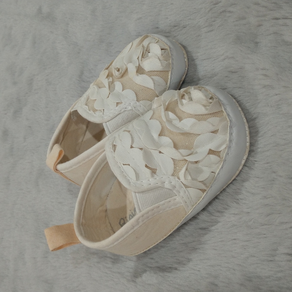 5/$15 Baby Girl Slip-on Style Crib Shoes Size 3-6 Months